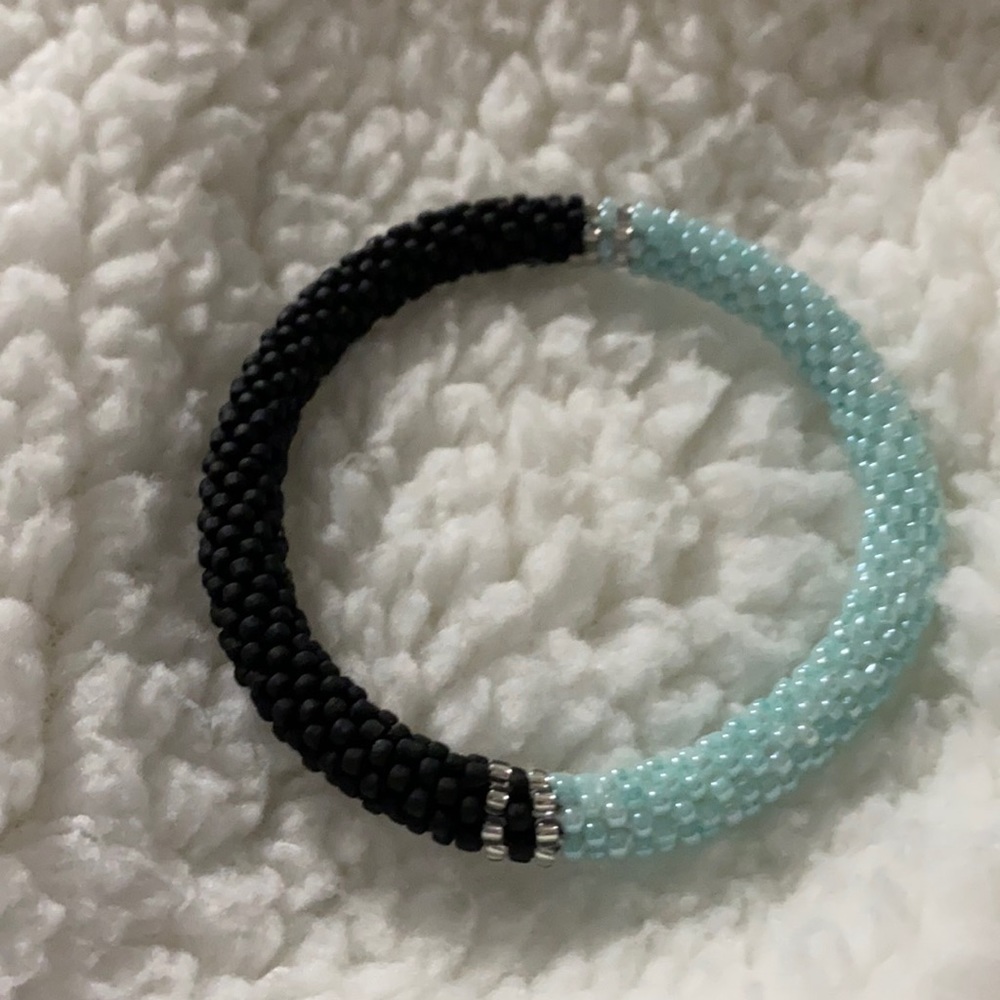 SASHKA GLASS BEAD BRACELET